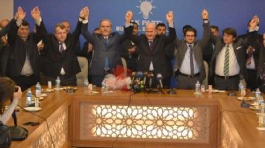 Ak Parti Bursa Teşkilatı'ndan G&ouml;vde G&ouml;sterisi