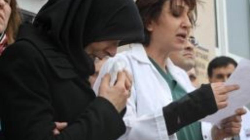 Hastane &Ccedil;alışanları Şiddete Tepki G&ouml;sterdi