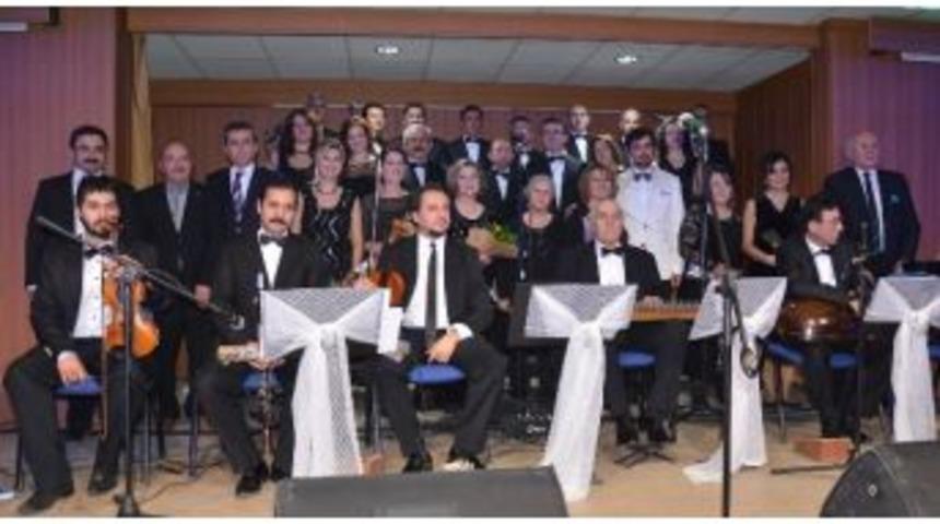 Boz&uuml;y&uuml;k'te T&uuml;rk Sanat M&uuml;ziği Konseri