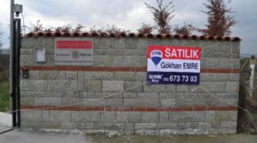 Ebru G&uuml;ndeş Tekirdağ'daki &Ccedil;iftliğini Satıyor