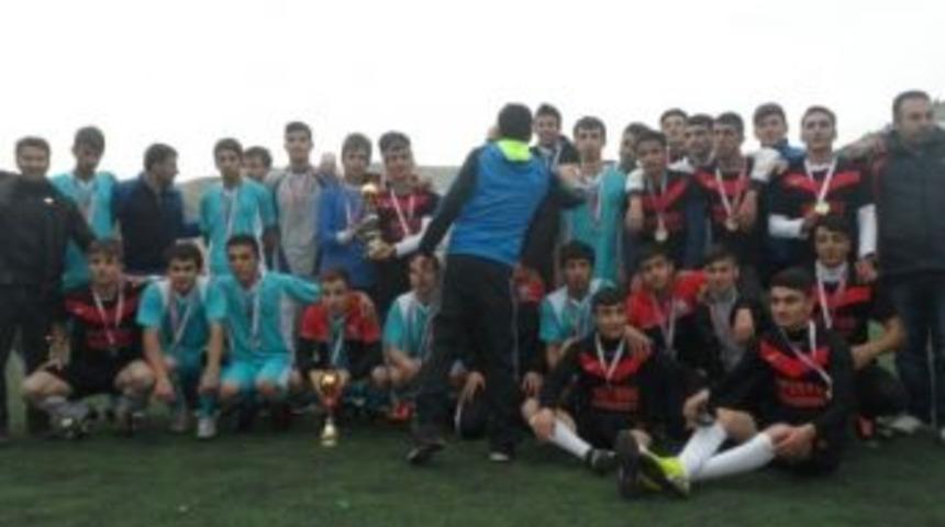 G&uuml;roymak Spor M&uuml;sabakalarında 4 Dalda &Ouml;d&uuml;l Aldı