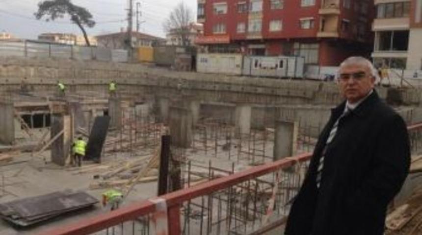 Başkan Baysan Otopark İnşaatındaki &Ccedil;alışmaları Yerinde İnceledi