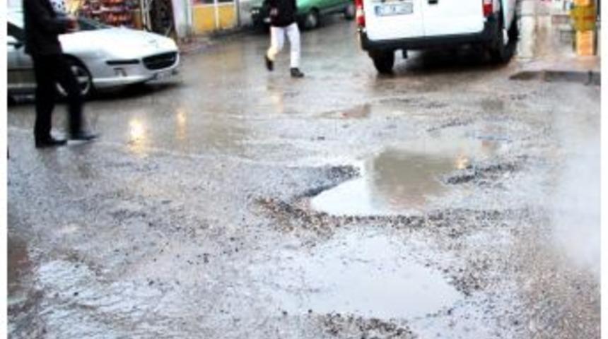 Silvan&rsquo;da Yollar K&ouml;stebek Yuvasına D&ouml;nd&uuml;