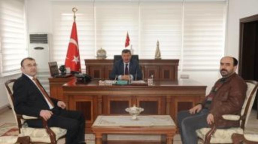 Hayırlı Hizmetler Vakfı Başkanı Vali'yi Ziyaret Etti