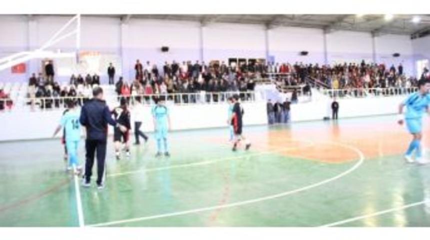 Silvan&rsquo;da Olaylı Basketbol Turnuvası