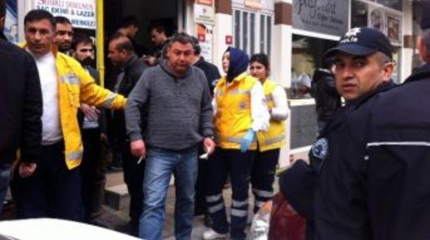 M&uuml;şteri, Restoran Sahibine Silahla Saldırdı