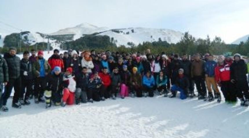 Beden Eğitimi Ve Spor Y&uuml;ksekokulu Kayak Dersleri Sona Erdi