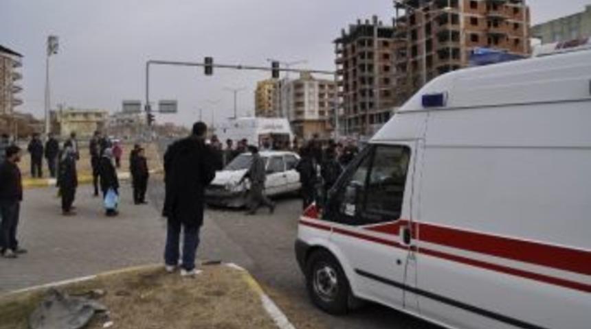 Siverek'te Trafik Kazası: 3 Yaralı