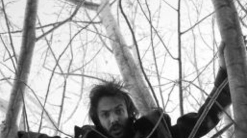 Adt&rsquo;den 5. Oyun: "bir İnsan Bir Ağa&ccedil; Bir K&ouml;pek"