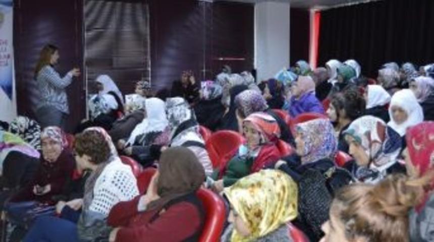 Lice Adem'de Kadınlara &Ccedil;ocuk İletişimi Semineri Verildi
