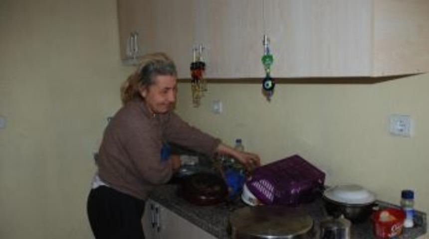 Barakada Yaşayan Kadın Evine Kavuştu