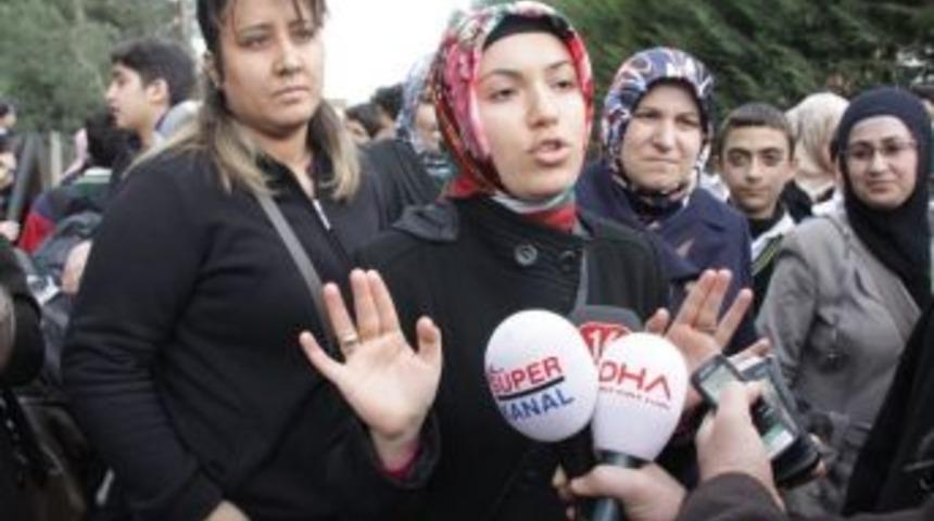 &Ouml;ğrencilerin Başka Okula Taşınmasına Velilerden Tepki