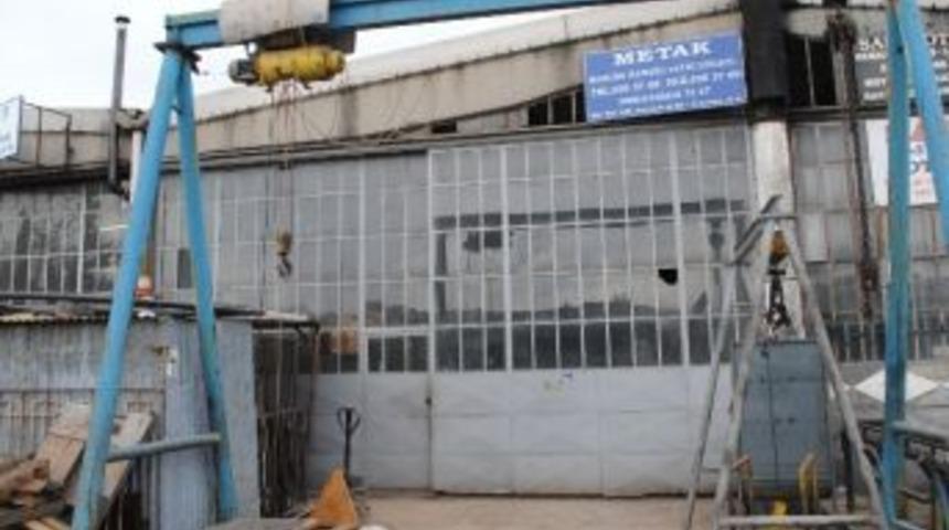 Kolu Kopan İş&ccedil;i Hayatını Kaybetti