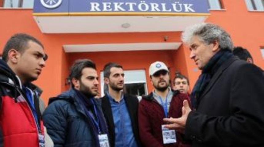 Ar&uuml;&rsquo;den Van&rsquo;a Yardım Eli
