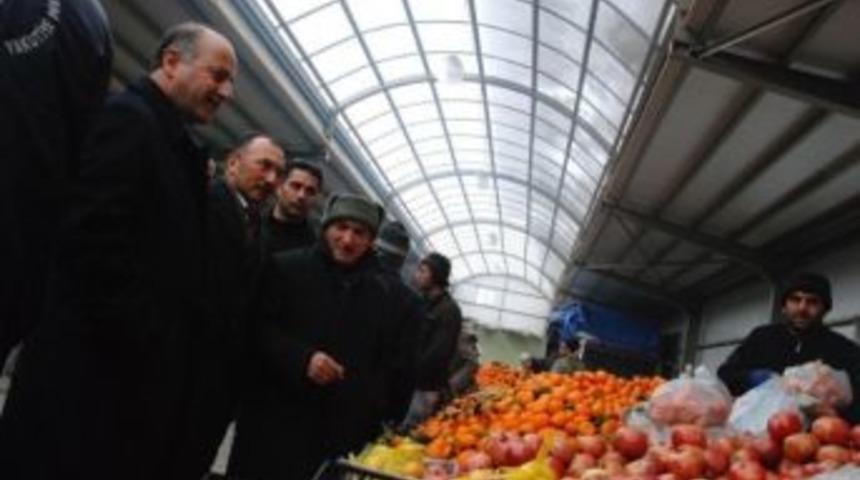 Vali Azizoğlu, Başkan K&ouml;ksoy İle Birlikte Semt Pazarı Ve Halk Eğitim Kurslarını Gezdi