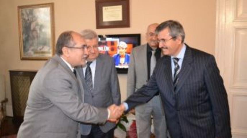 Cb&uuml; Vakfı'ndan Vali Savaş'a Ziyaret