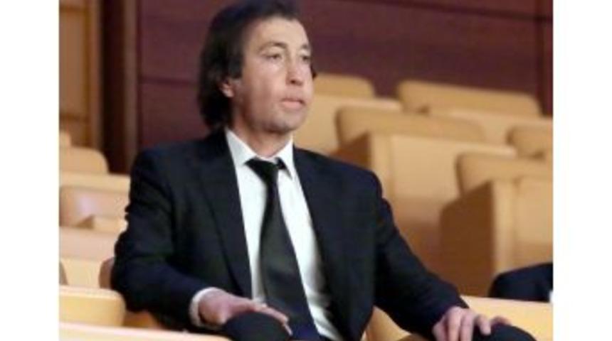 Yeni Y&uuml;z&uuml; İle Genel Kurulu İzledi