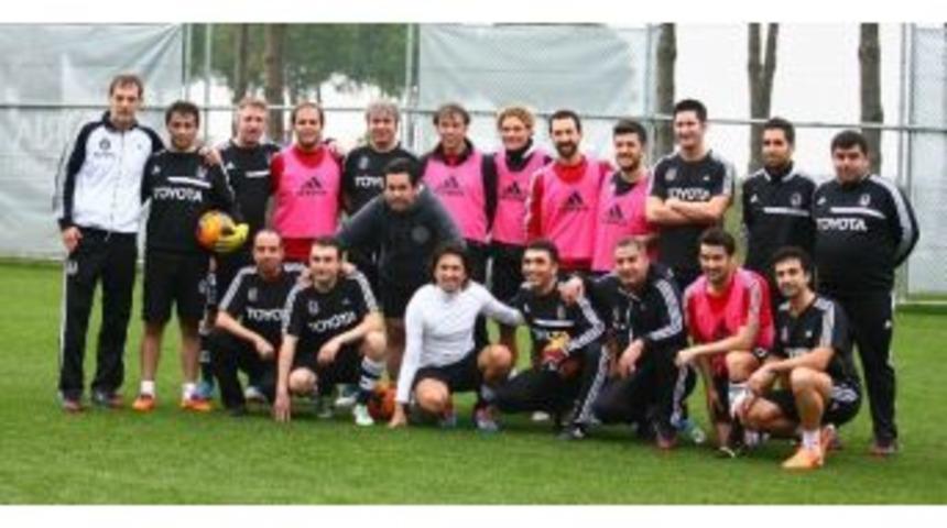 Beşiktaş Teknik Heyeti, Basın Mensuplarıyla Dostluk Ma&ccedil;ı Yaptı