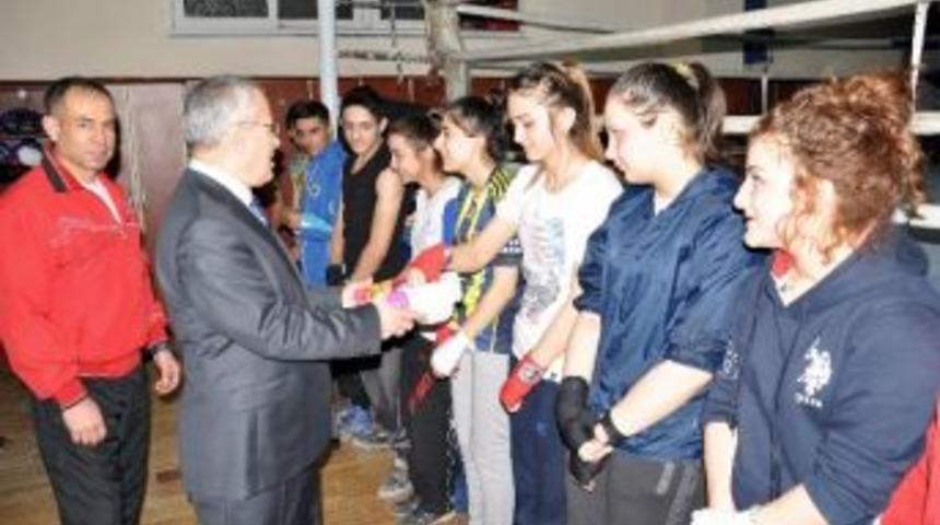 Ceylan&rsquo;dan Boks&ouml;rlere Ziyaret