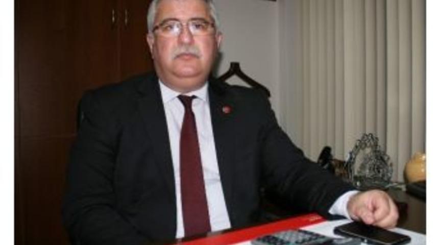 Servis Duraklarını İşgal Eden &Ouml;zel Otolar Trafiğin Aksamasına Neden Oluyor