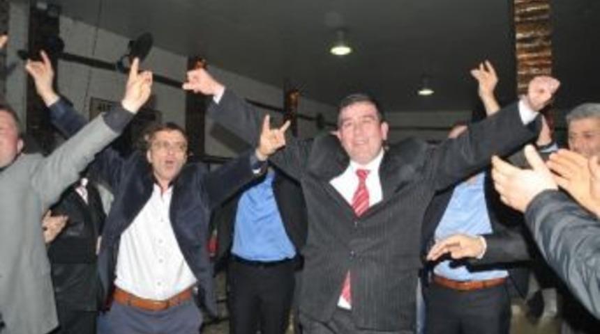 Se&ccedil;imi Kazandı, G&ouml;zyaşlarına Boğuldu