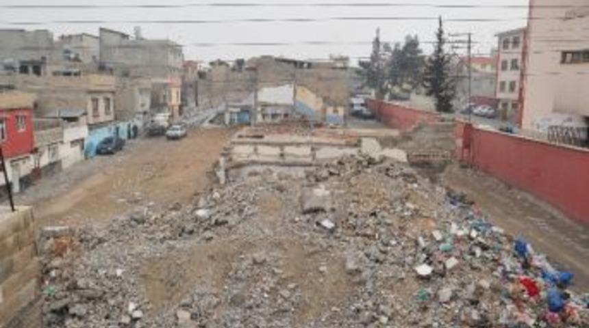 Şahinbey Barış&rsquo;a Park Ve Sosyal Tesis Yapmak İ&ccedil;in Yıkımlar Yaptı