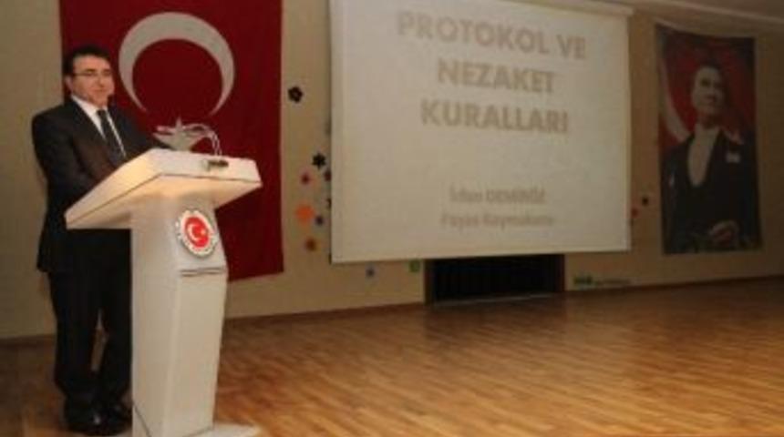 Kaymakamdan Protokol, Nezaket Ve İletişim Kuralları Konferansı