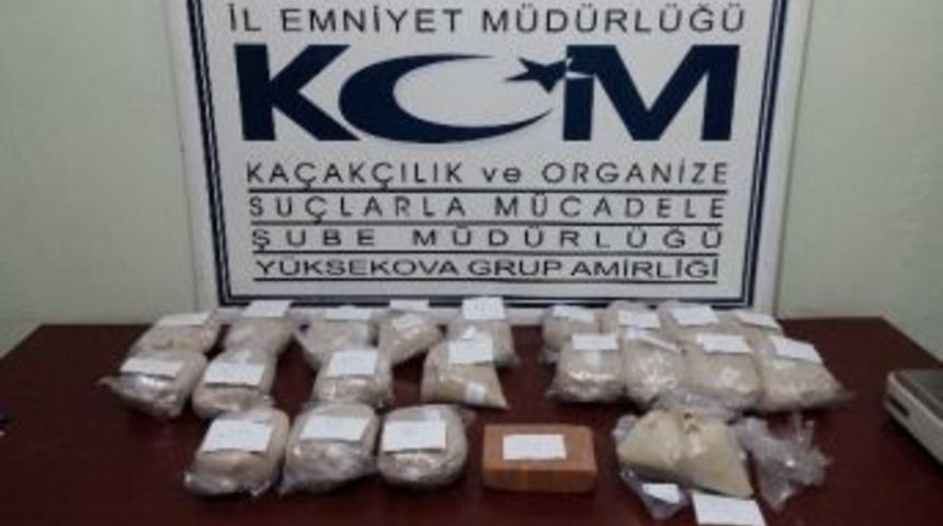 Hakkari&rsquo;de Uyuşturucu Ve Sigara Operasyonu