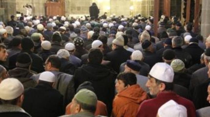 Erzurum&rsquo;da 500 Yıllık 'binbir Hatim' Geleneği