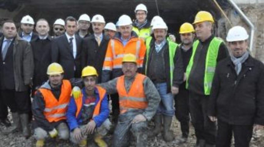 Yıldırım: "izmir'de Metro &Ccedil;alışmamız Yok"