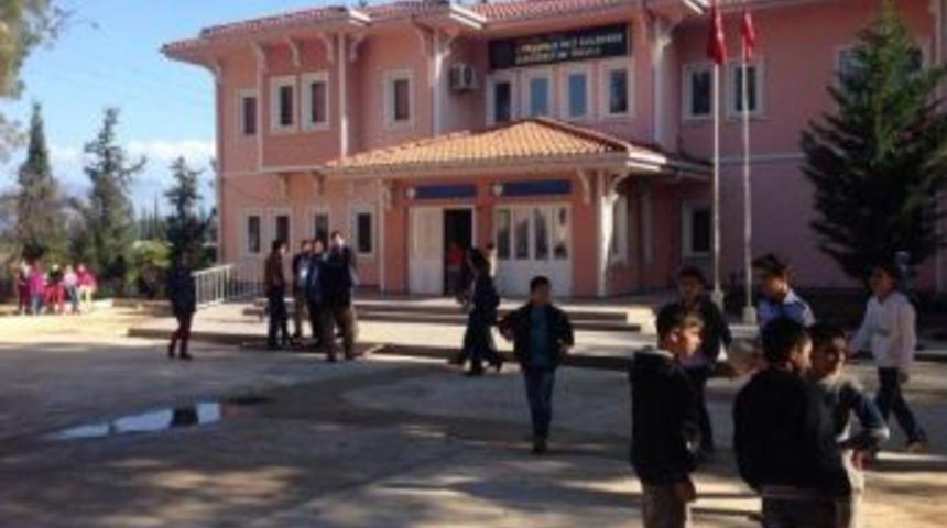 Antalya&rsquo;da 25 &Ouml;ğrenci Zehirlendi