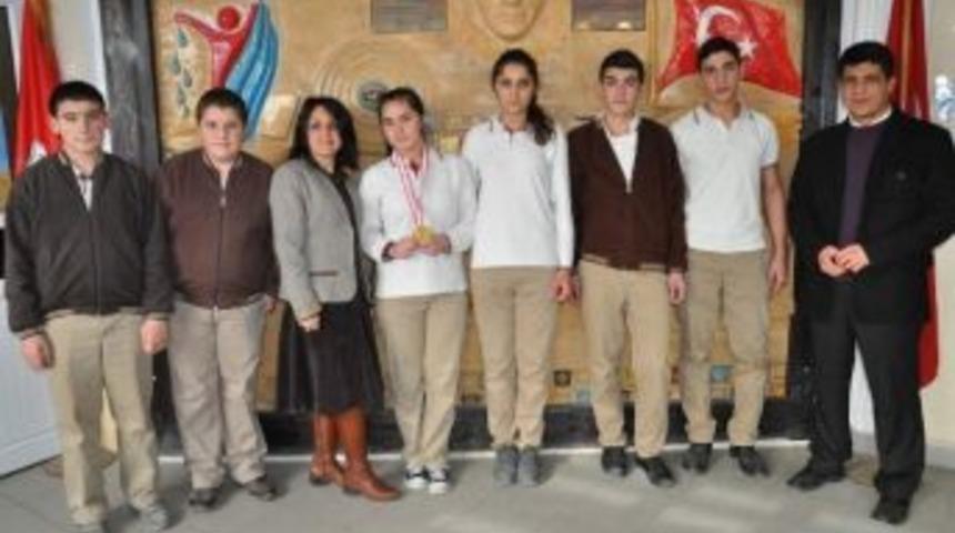 Boz&uuml;y&uuml;k Kız Teknik Ve Meslek Lisesi&rsquo;nin Satran&ccedil; Başarısı