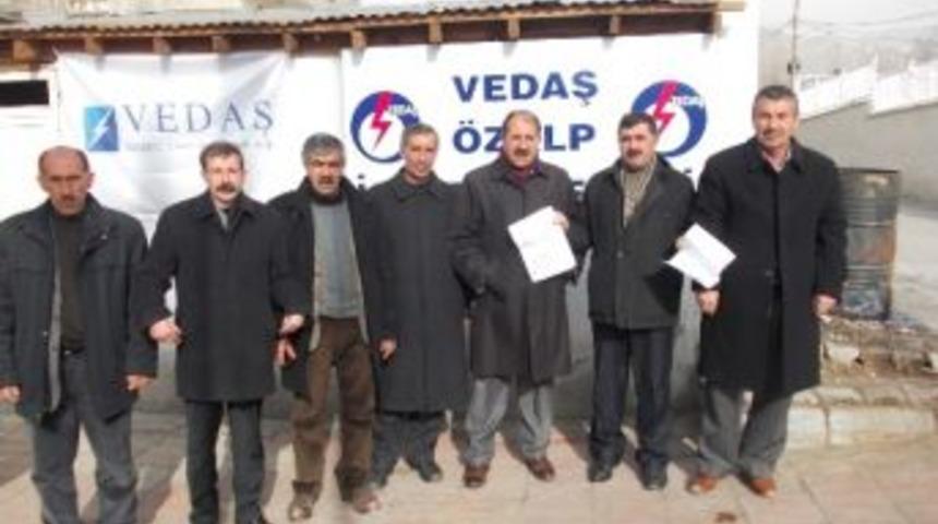 &Ouml;zalplı Muhtarlardan Elektrik Kesintilerine Tepki