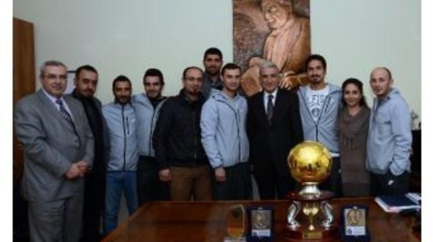 T&uuml;rkiye&rsquo;nin En İyi Halı Saha Takımından B&uuml;y&uuml;kşehir&rsquo;e Teşekk&uuml;r