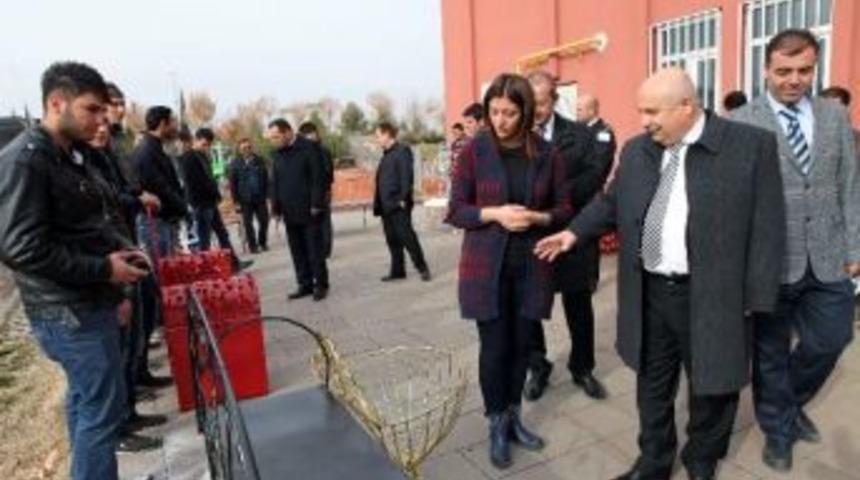 El Emeklerini Sergilediler