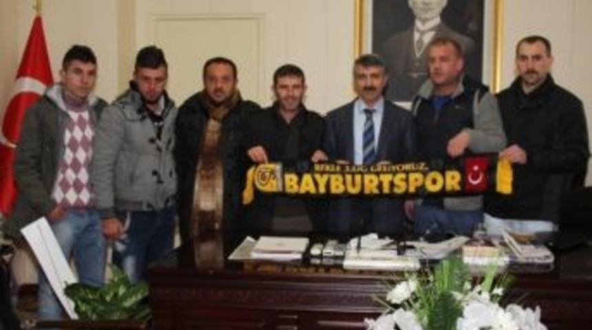Bayburtspor Taraftar Gurupları Bayburt Valisi &Uuml;nl&uuml;er' Ziyaret Etti