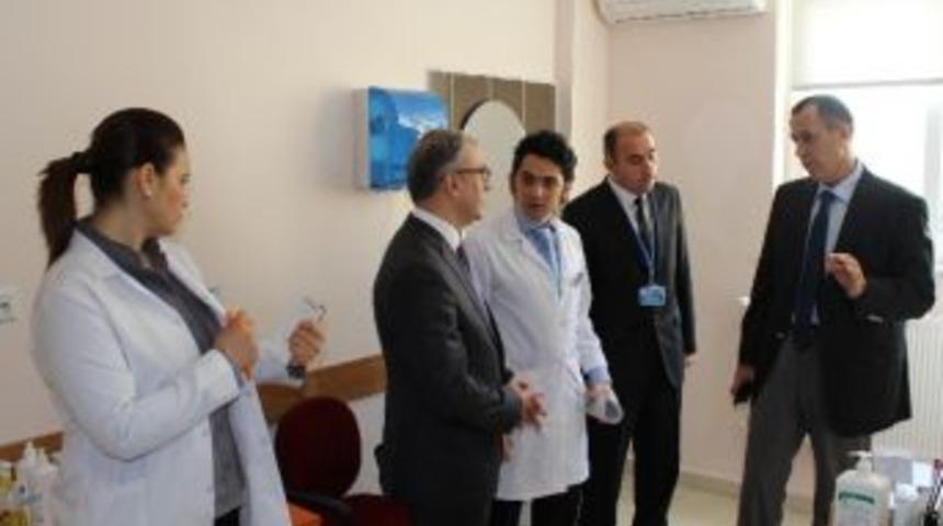 Kamu Hastaneleri Birliği Genel Sekreteri Acar İl&ccedil;e Hastanelerini İnceledi