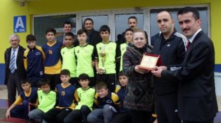 T&uuml;rk Eğitim Sen&rsquo;den Şampiyon Okula Ziyaret