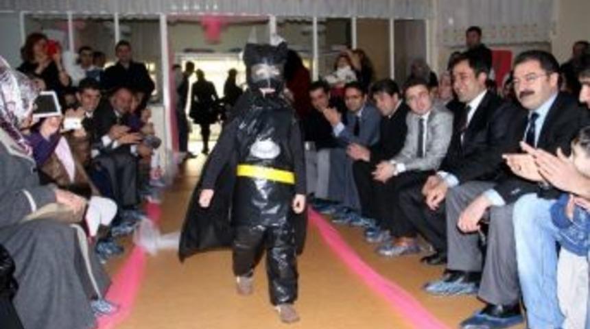 Minik &Ouml;ğrenciler &Ccedil;&ouml;pten Sergi Yaptılar