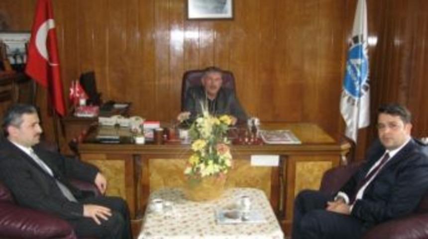 Ulus'un Yeni Kaymakamı Ziyaretlere Başladı