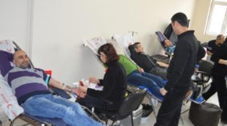 Halk Eğitim&rsquo;den Kan Bağışı
