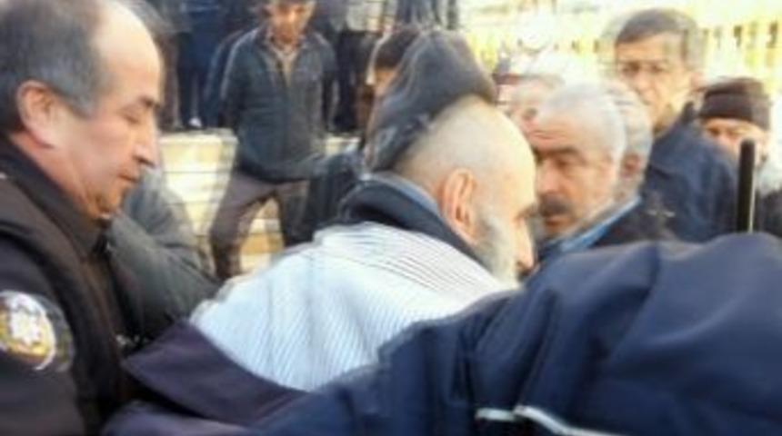 (&ouml;zel Haber) Hırsızı Camiye Kilitlediler