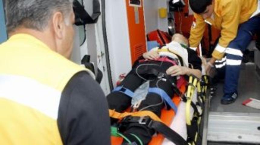 Otomobilin &Ccedil;arptığı &Ouml;ğrenci Ağır Yaralandı
