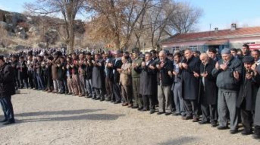 Kayseri&rsquo;de K&ouml;yl&uuml;ler Kar Duasına &Ccedil;ıktı