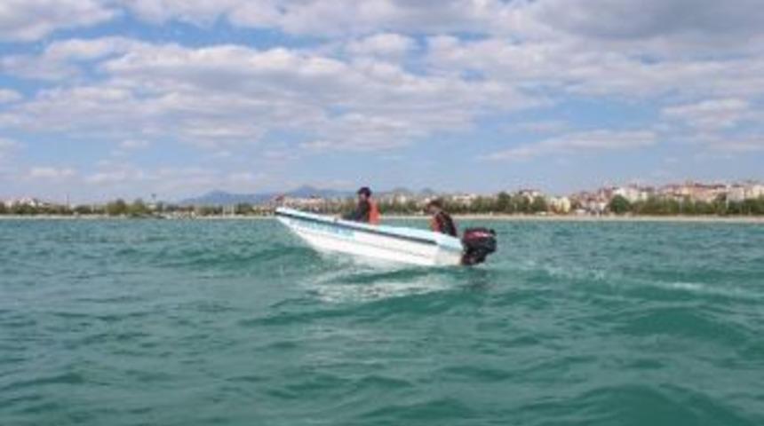 Beyşehir G&ouml;l&uuml;&rsquo;nde Ka&ccedil;ak Avlanmaya Sıkı Takip