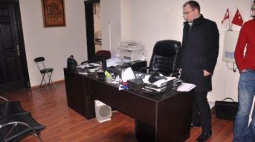 Hukuk B&uuml;rolarına Hırsız Girdi