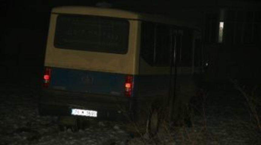 Hırsızlar &Ccedil;aldıkları Minib&uuml;sle Kaza Yaptı