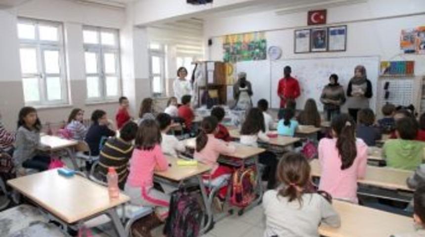 Padam&rsquo;ın Uluslararası &Ouml;ğrencileri Denizlili Miniklerle Buluştu