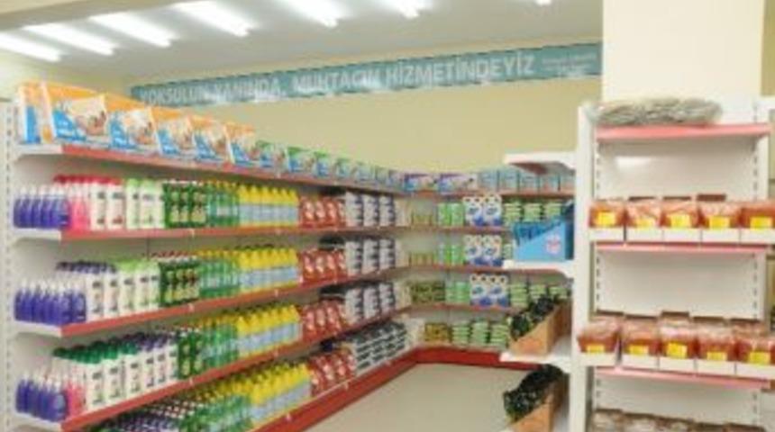 Manisa'da Gıda Bankası Dar Gelirlerin Yanında