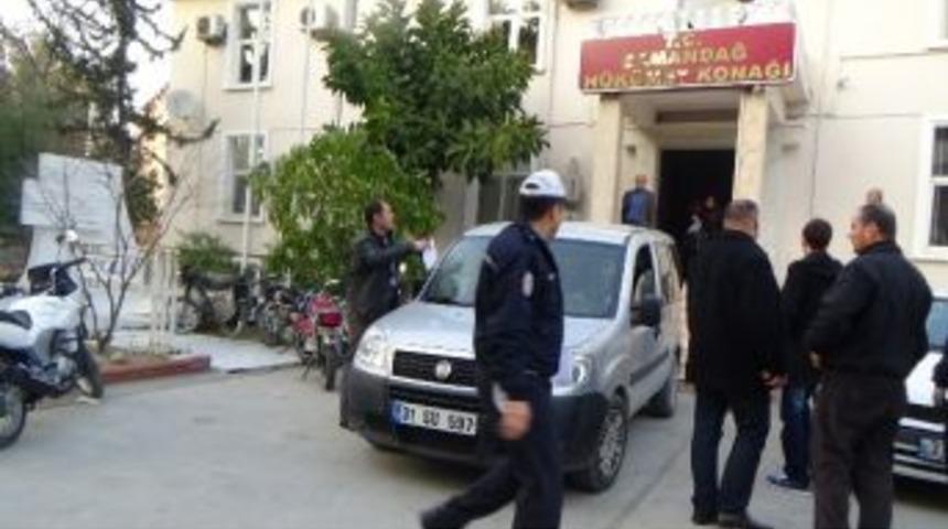 Firari H&uuml;k&uuml;ml&uuml;lere Yardım Eden Gardiyan Tutuklandı